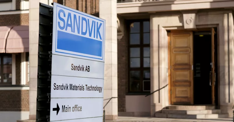 Skylt utanför Sandviks huvudkontor i Sandviken.