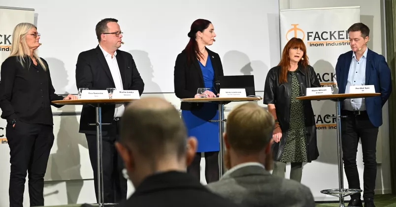  Eva Guovelin, förbundsordförande Livs, Martin Linder, förbundsordförande Unionen, Ulrika Lindstrand, förbundsordförande Sveriges Ingenjörer, Marie Nilsson, förbundsordförande IF Metall och Per-Olof Sjöö, förbundsordförande GS under en pressträff där facken inom industrin presenterar gemensamt lönekrav inför 2023 års avtalsrörelse. 