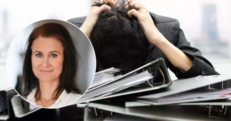 Hanna Wiik Till vänser Hanna Wiik, till höger man som böjer sig över pärmar