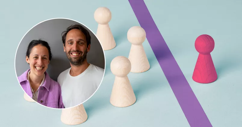 Andrea Ahlenius, Mark Ahlenius spelpjäser på ett bord