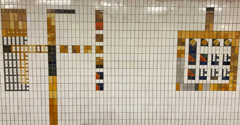 Bild på vägg i Stockholms tunnelbana