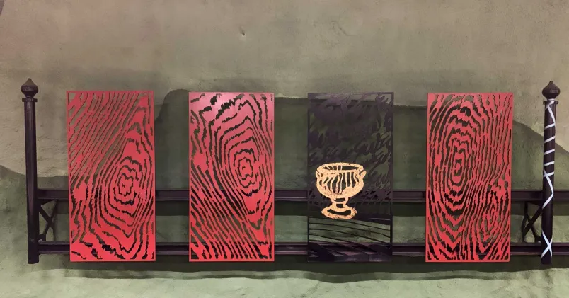 Bild på vägg i Stockholms tunnelbana