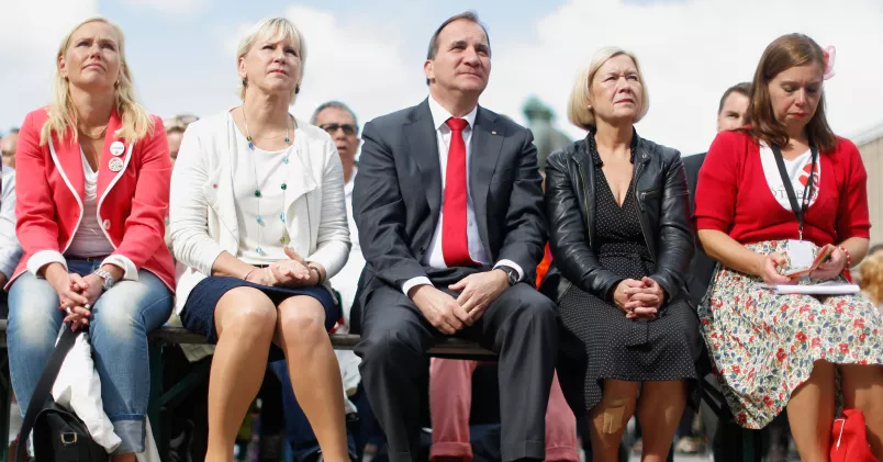 Anna Johansson, Margot Wallström, Stefan Löfven och Annelie Hultén sittandes på rad.