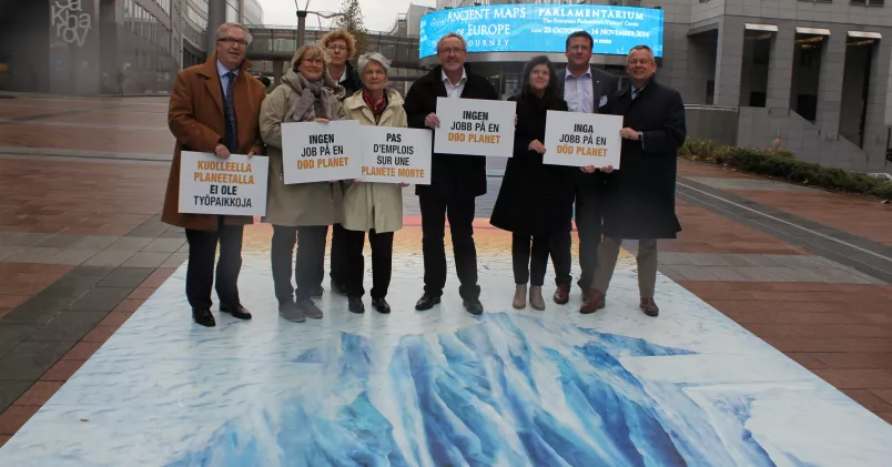 Skandinaviska fackledare kräver gröna jobb, inför EU:s klimatmöte. Från Sverige deltar Eva Nordmark (TCO), Tobias Baudin (LO) och Göran Arrius (Saco). ETUC