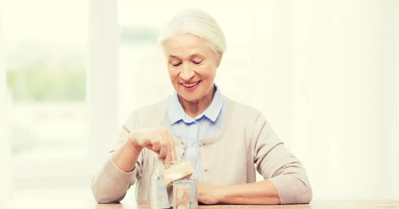 Har du flyt kan de sänkta avgifterna innebära hundratusentals mer i pension. Colourbox