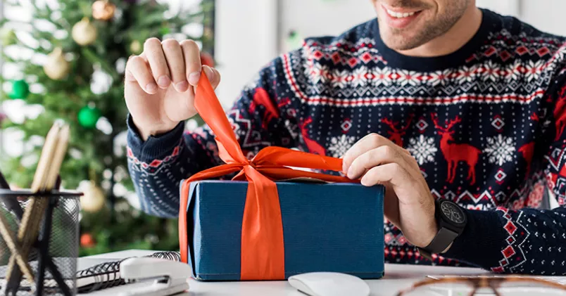Stockholmare förväntar sig att få dyrare julklappar av sin arbetsgivare än resten av Sverige. Colourbox.com