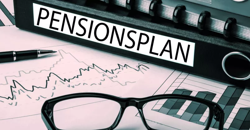 Planera dina dagar som pensionär i detalj - det är ett av Kerstin Hellströms bästa råd. Pärm med texten pensionsplan.