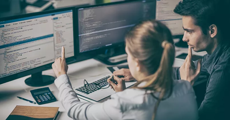 Håller du på att utbilda dig till systemutvecklare? Grattis! Då har du en lovande arbetsmarknad framför dig. Shutterstock