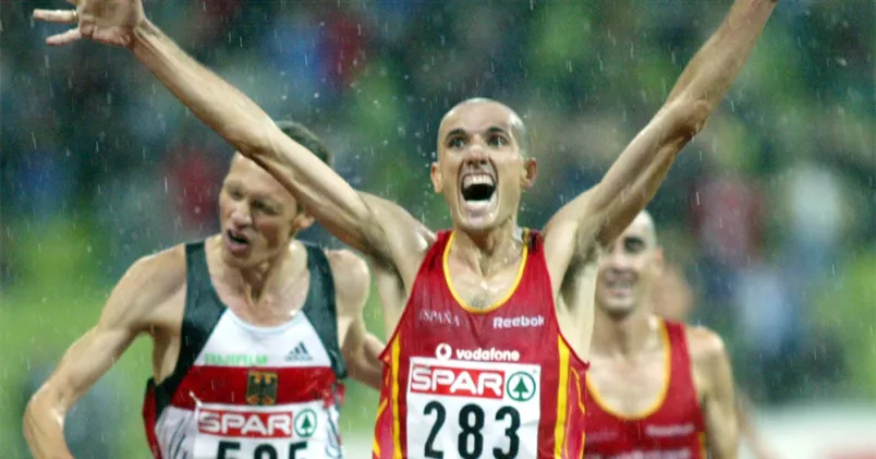 Spanske Jose Manuel Martinez är först över mållinjen på 10 000 meter i EM, 2002. TT/AP/Michael Probst