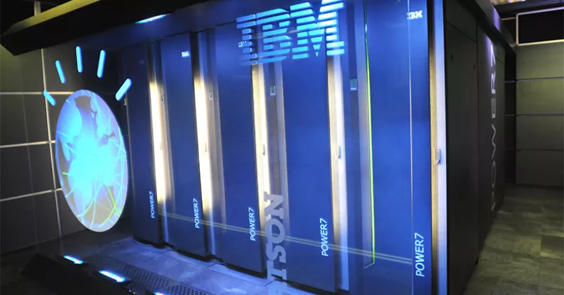 Säg hej till Watson! Det här är IBM:s dator med artificiell intelligens, som både hör och förstår tal och snart även ser och analyserar bilder. IBM:s dator Watson.