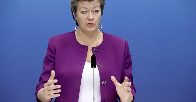 Under torsdagen presenterade regeringen och arbetsmarknadsminister Ylva Johansson ett lagförslag om starkare skydd för visselblåsare. Bertil Ericson / TT