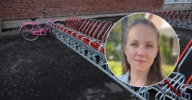 cykelställ med en cykel i 