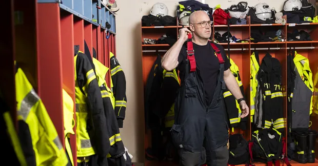 Deltidsbrandman i omklädningsrum