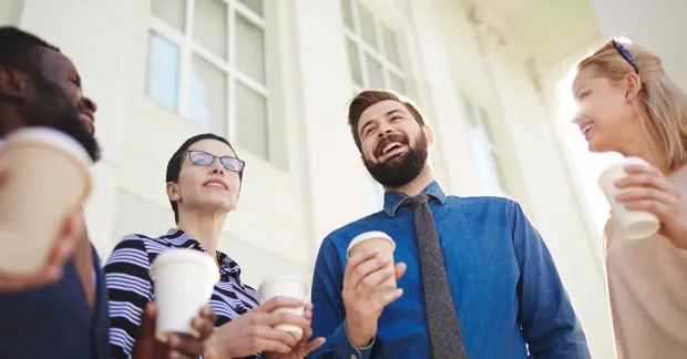 Småprat på jobbet kaffe