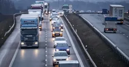 Många tar bilen till jobbet av gammal vana