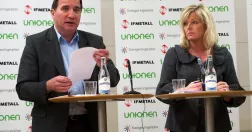 Stefan Löfven och Cecilia Fahlberg under en presskonferens.