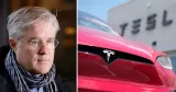 Till vänster Martin Wästfelt från Unionen. Till höger en röd Tesla-bil. 