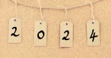 En anslagstavla med siffrorna 2024 på.
