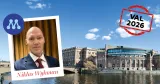 Grafisk valbild med Moderaternas partisymbol, ett porträttfoto med texten “Niklas Wykman”, riksdagshuset i bakgrunden och en röd stämpel med texten “Val 2026”.